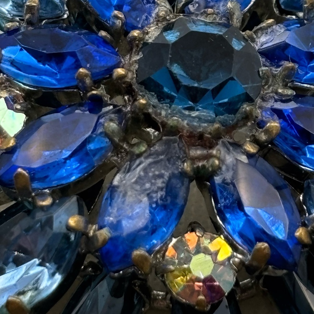 Vintage MCM Blue Rhinestone & Aurora Borealis Sunburst Brooch - Picture 16 of 16